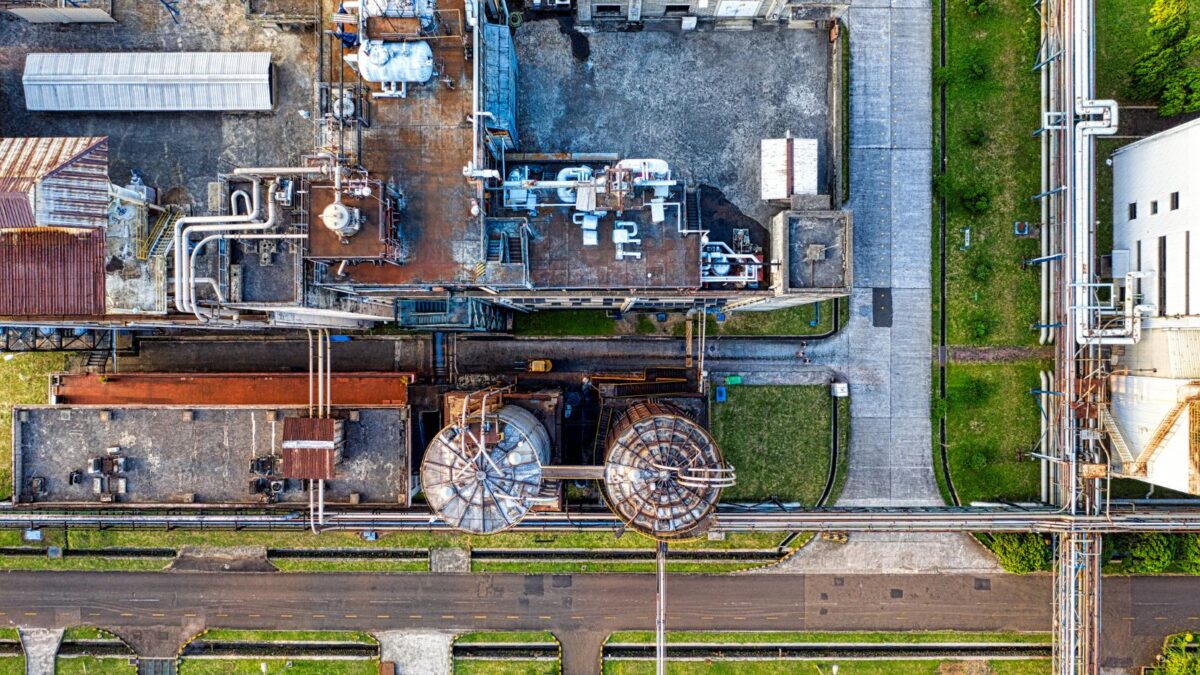 8D w praktyce: jak prowadzić skuteczne działania korygujące?