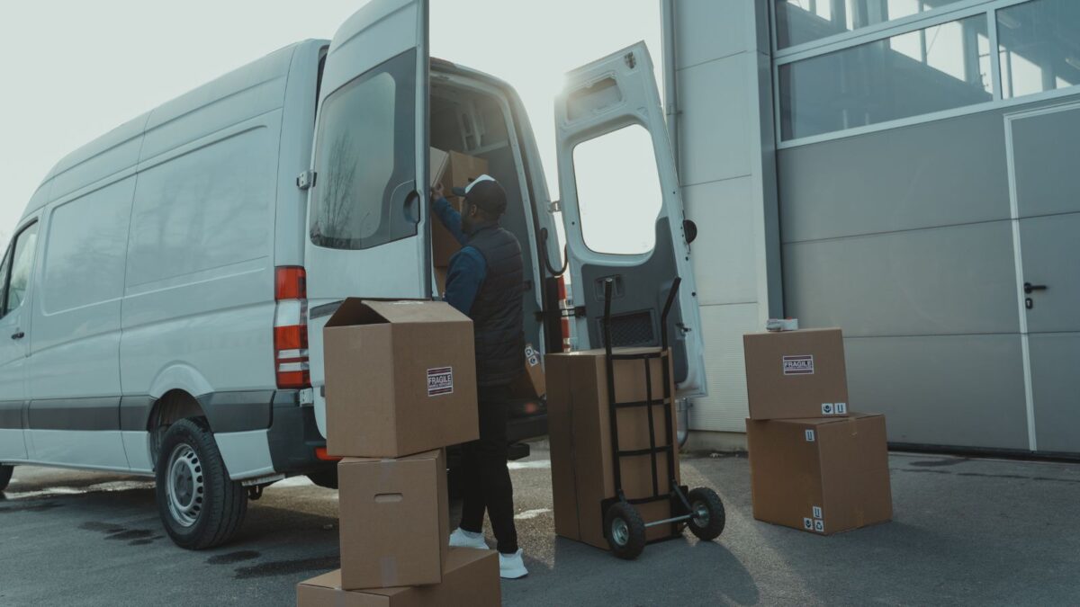 Budowanie odpornych łańcuchów dostaw i lokalizacja produkcji – jak reagować na zakłócenia?