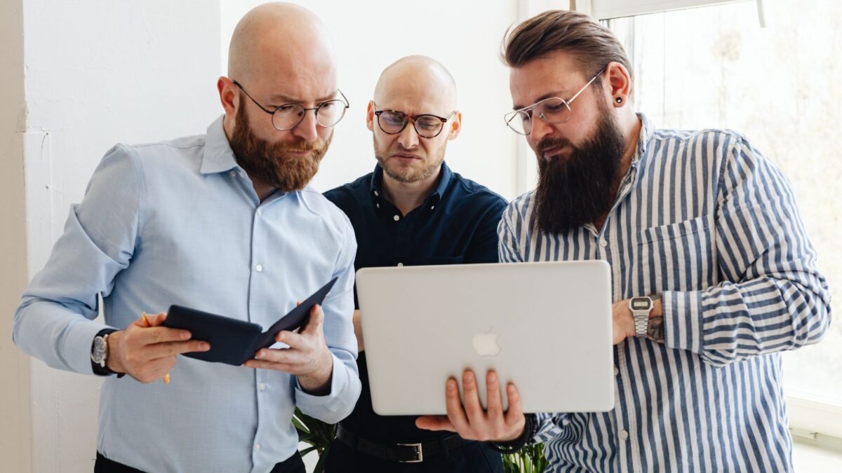 Jak prowadzić analizę przyczyn źródłowych w praktyce (RCA)